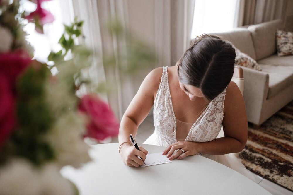 bride-writes-vows-on-wedding-day-fort-lauderdale-wedding-photography